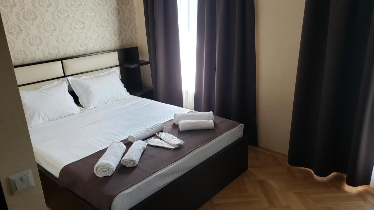 Family Guest House Tbilisi ภายนอก รูปภาพ