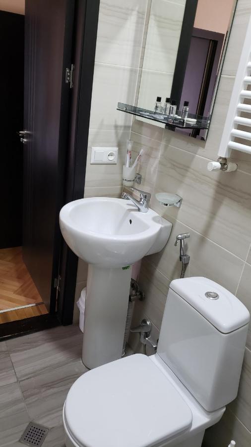 Family Guest House Tbilisi ภายนอก รูปภาพ