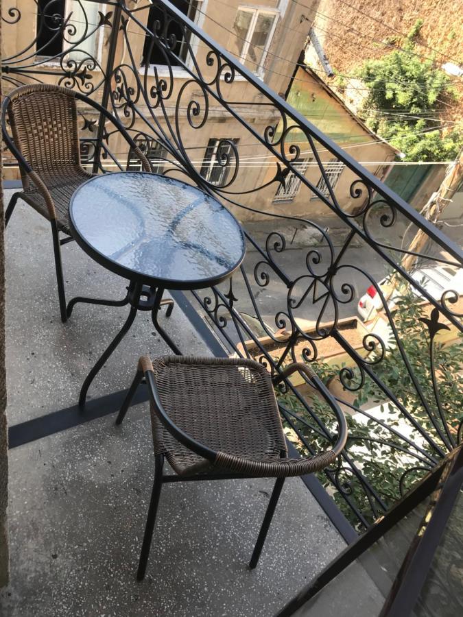 Family Guest House Tbilisi ภายนอก รูปภาพ