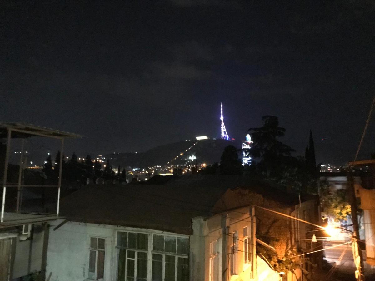 Family Guest House Tbilisi ภายนอก รูปภาพ