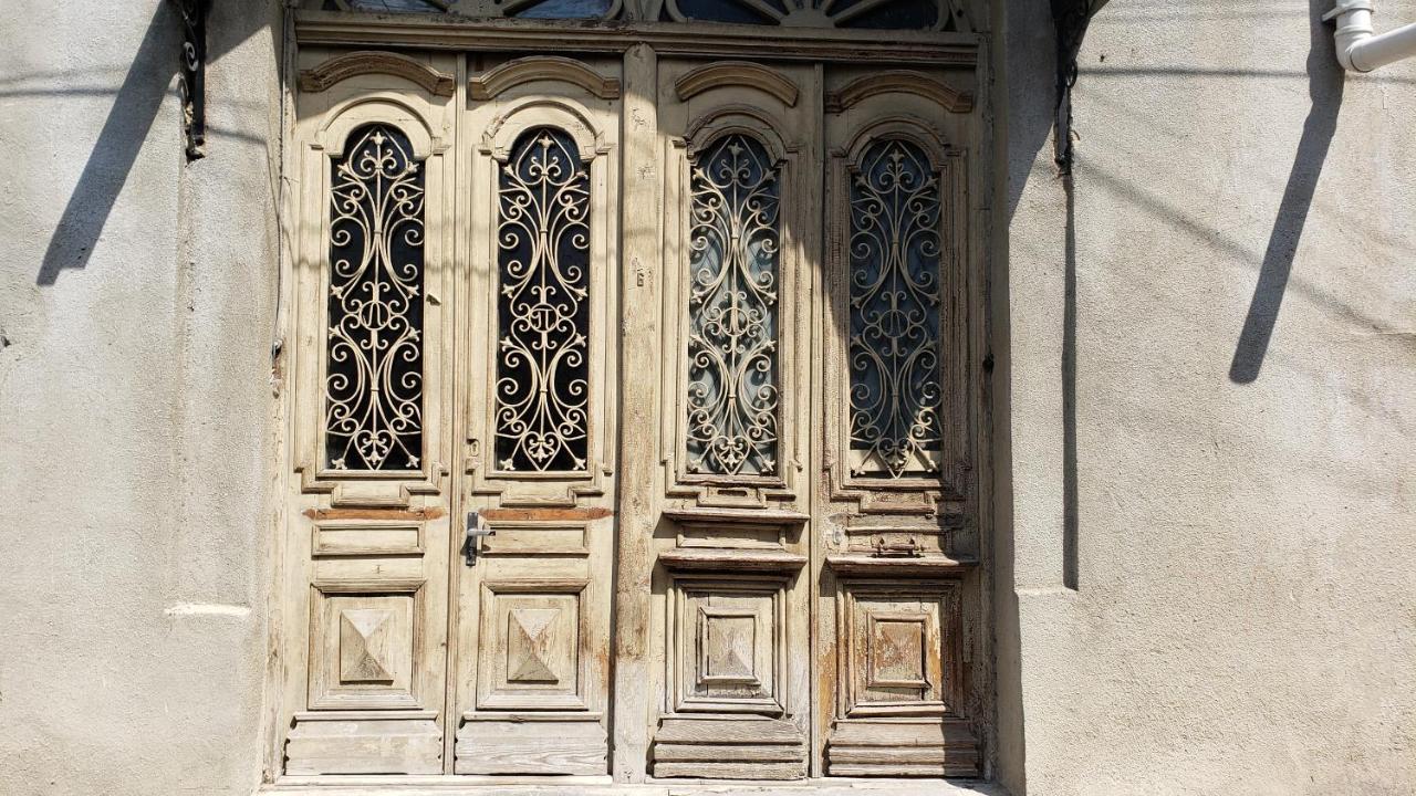 Family Guest House Tbilisi ภายนอก รูปภาพ