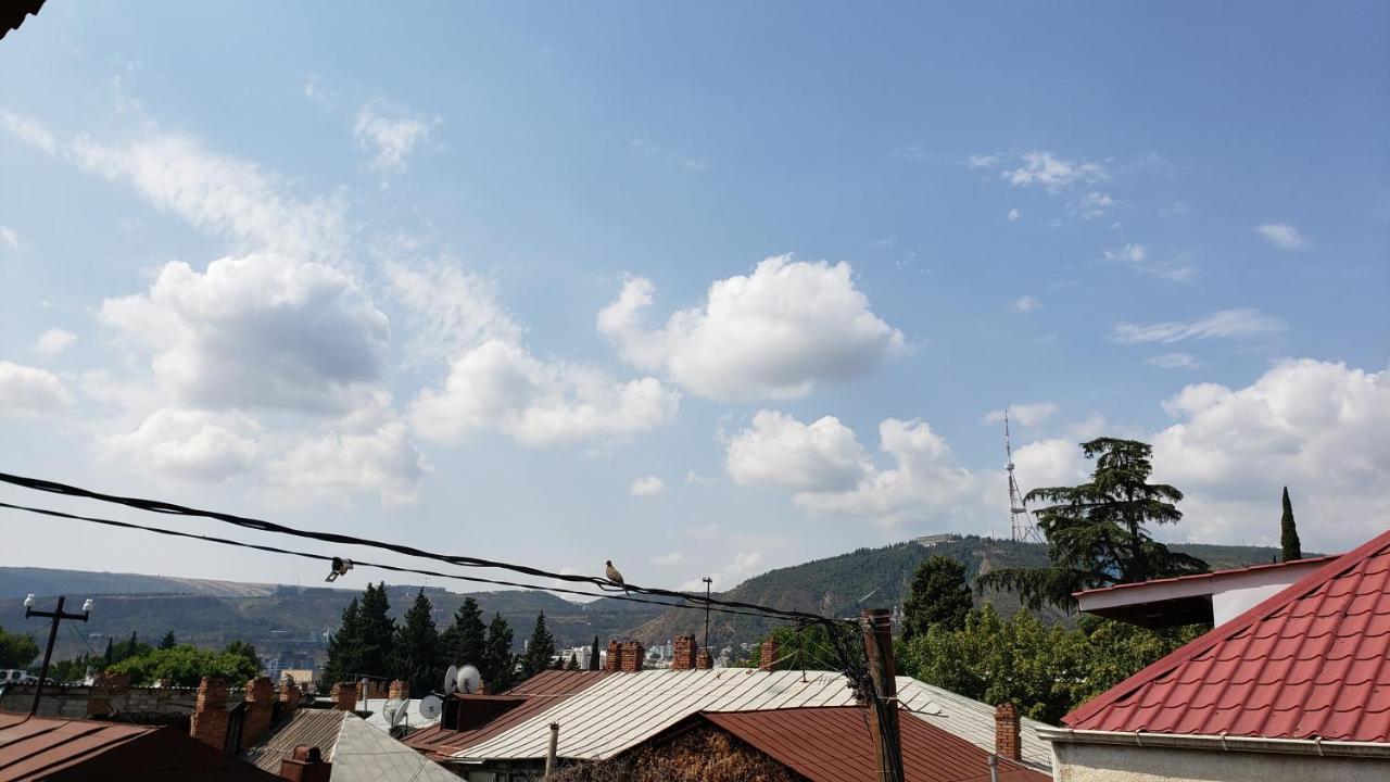 Family Guest House Tbilisi ภายนอก รูปภาพ