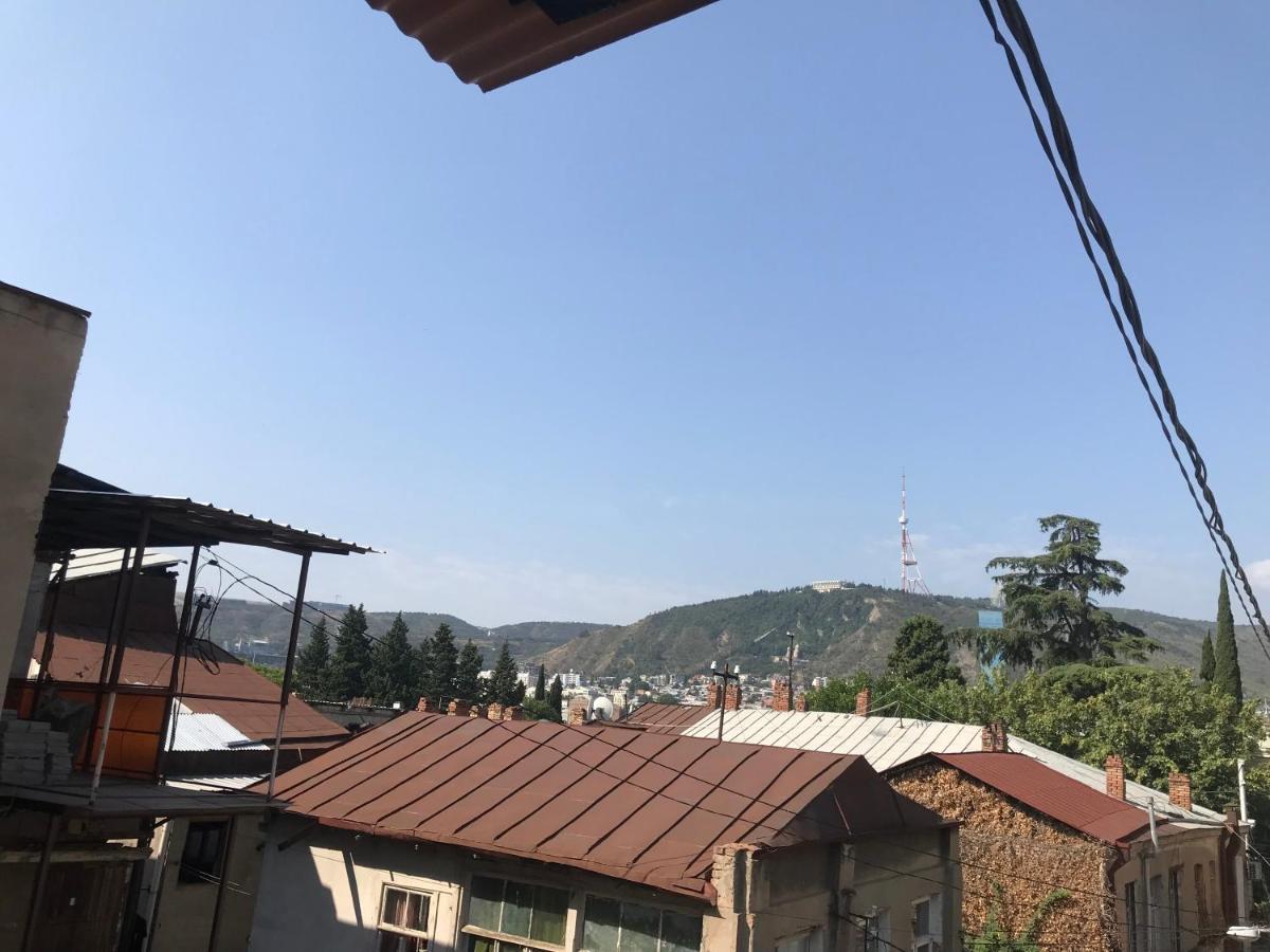 Family Guest House Tbilisi ภายนอก รูปภาพ