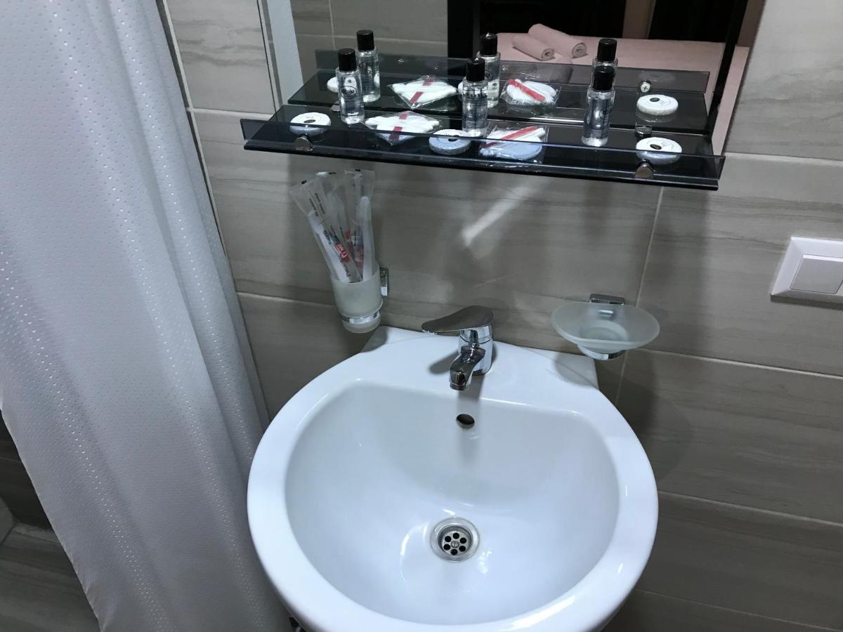 Family Guest House Tbilisi ภายนอก รูปภาพ