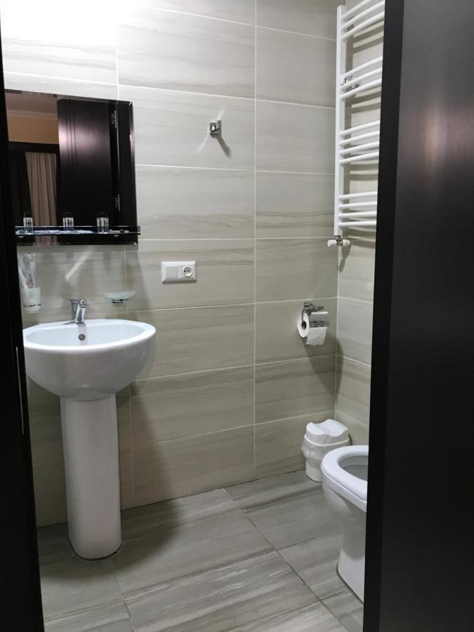 Family Guest House Tbilisi ภายนอก รูปภาพ